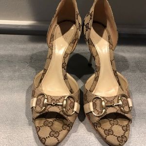 GUCCI Women’s Shoes GUCCI Logo Horsebit Peep Toe